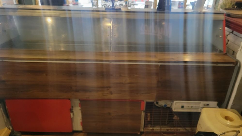 Хладилна витрина