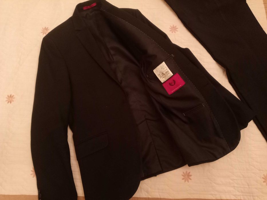 Черный пиджак и брюки для мальчика подростка 15-17 лет(примерно)