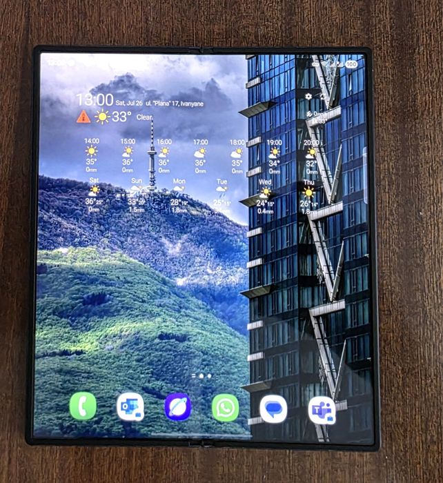 Продавам Samsung Galaxy Z Fold 6 (256) – като нов, с оставаща 1 година