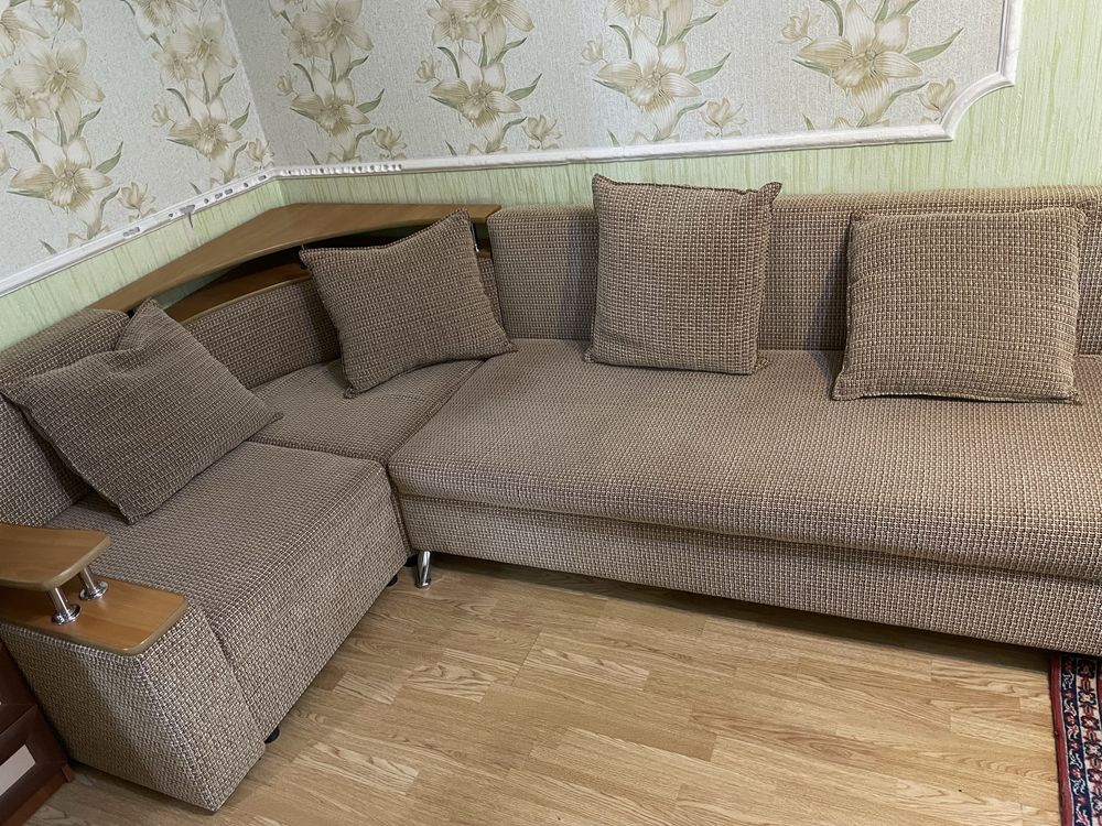 Продам сразу оба дивана за 40000