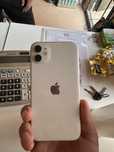 Iphone 11 128 GB емкость 76