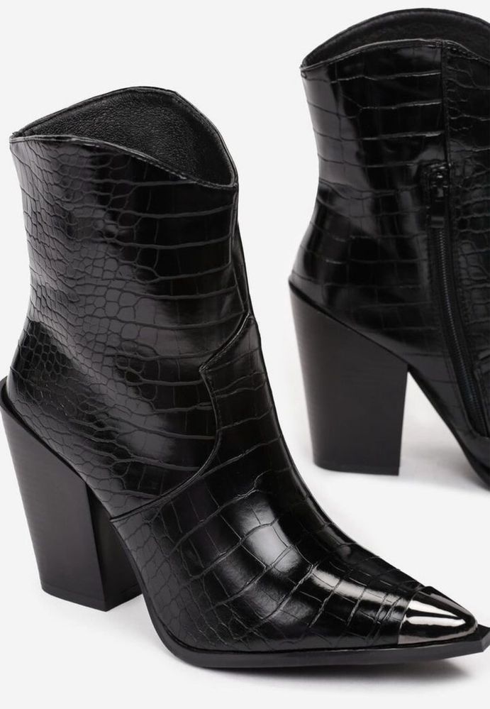 Botine negre imitatie de piele