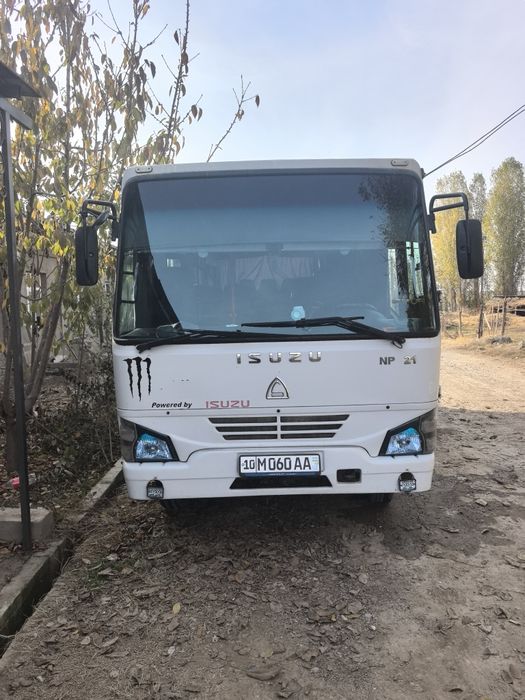 Исузи автобус сотилади