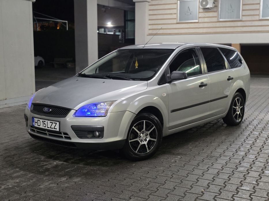 Vând sau schimb cu duba Ford Focus 1.6i 2006