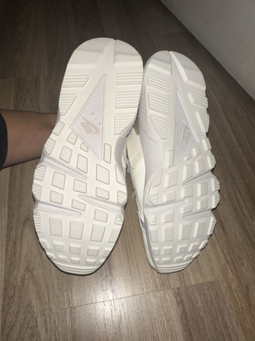 Nike Дамски маратонки 37номер Нови
