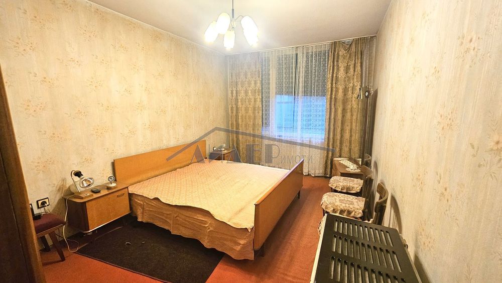 3-стаен с реална площ от 99 кв.м. в кв. Въстанически