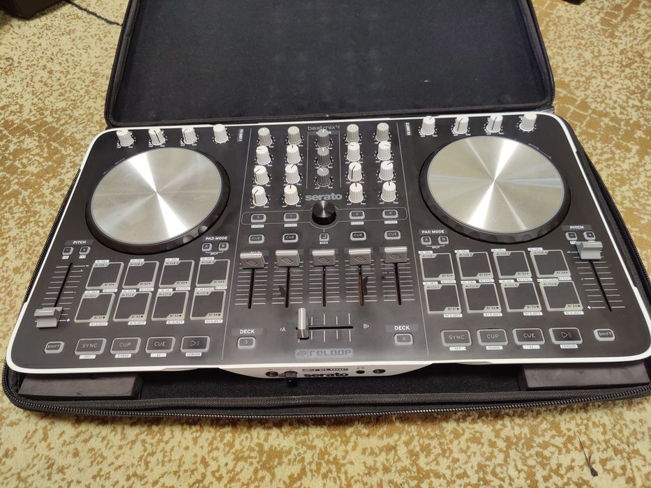 Reloop serato beatmix 4 consola dj mix