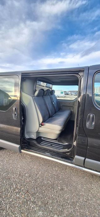 Renault trafic modelul  lung