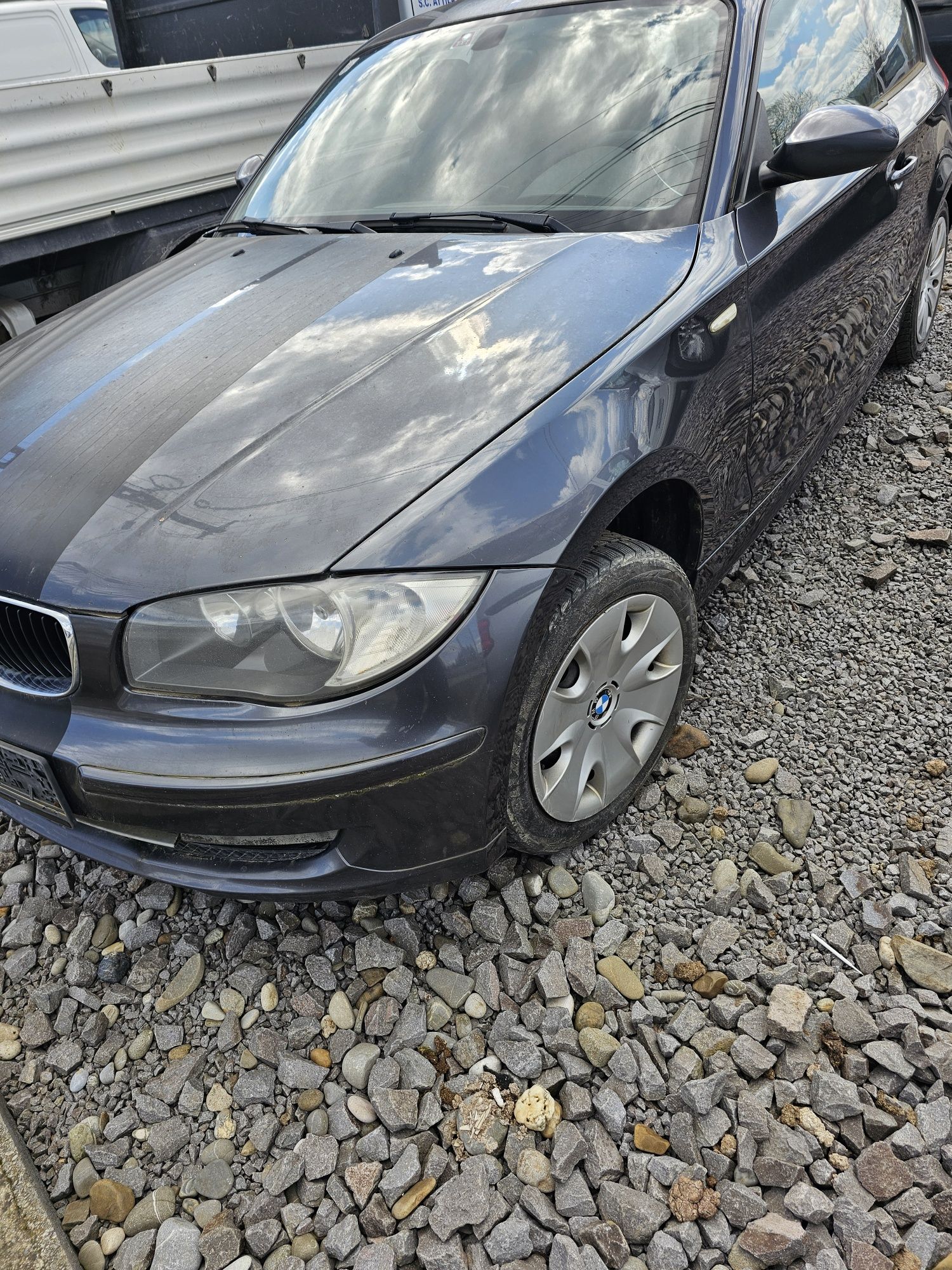 Dezmembrez bmw seria 1 si renault laguna