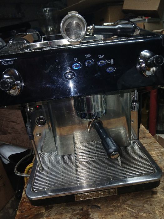 Vând un espresor profesional Expobar Rosseta cu un grup