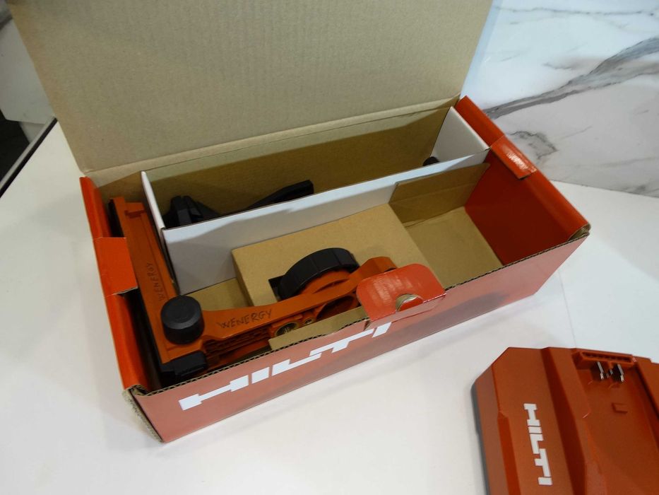 2025 - Hilti PM 50 - 22 / Nuron - Мултилинеен лазерен нивелир