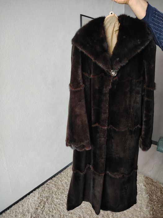 Продам  шубу   бобрик