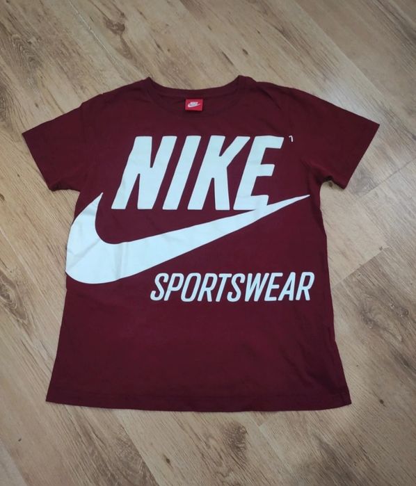 Tricou dama Nike Sportswear mărimea M