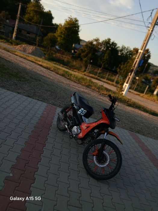 Vând sau schimb honda innova 125cc