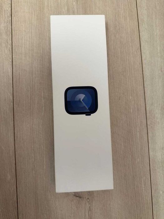 Apple Watch Series 9, 41mm — состояние как новое