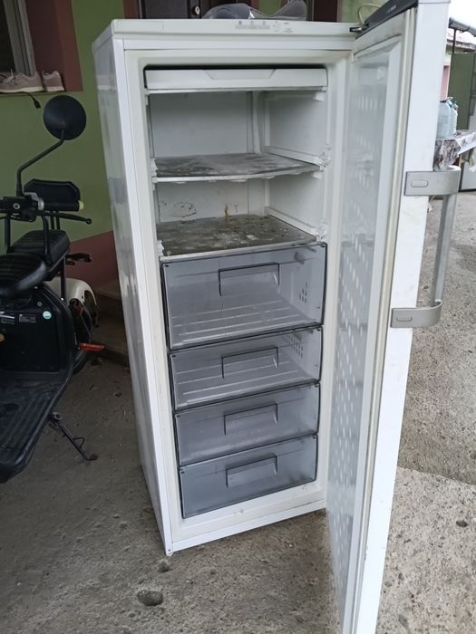 Combina frigorifica și congelator la super preț.