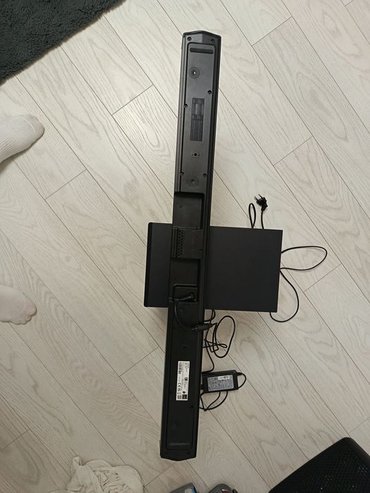 Vand soundbar SAMSUNG model HW-B 5500