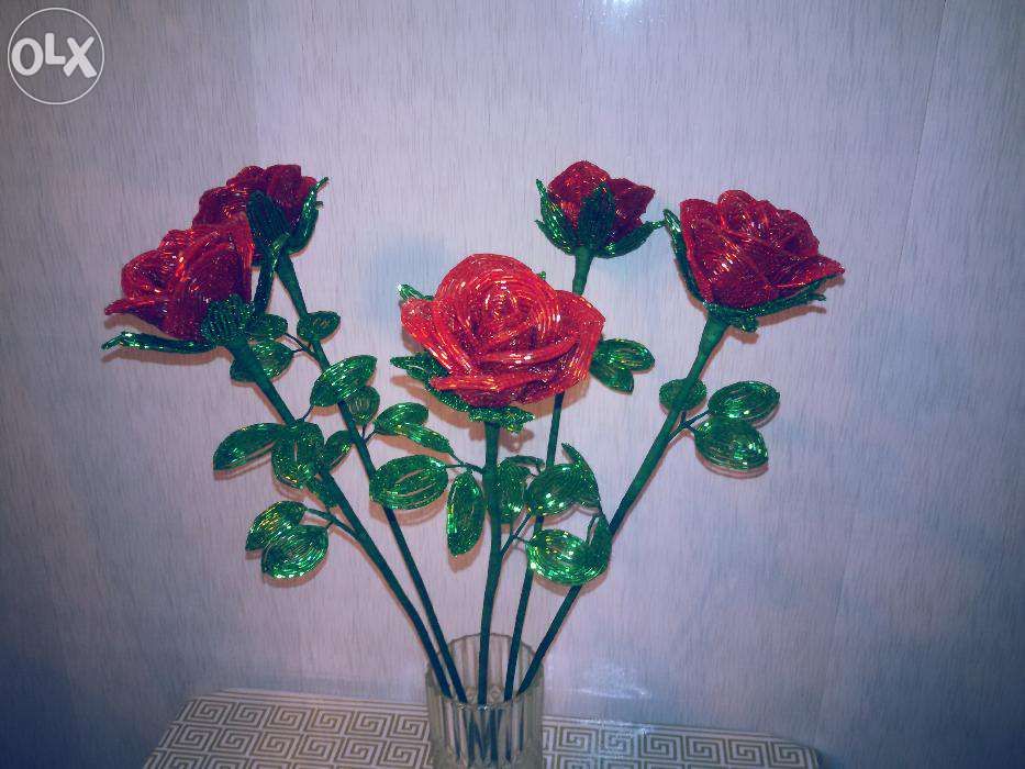 Розы из бисера на подарок