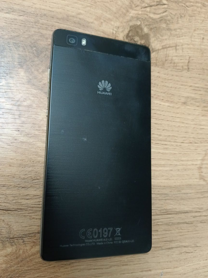 Продам телефон  Huawei работает