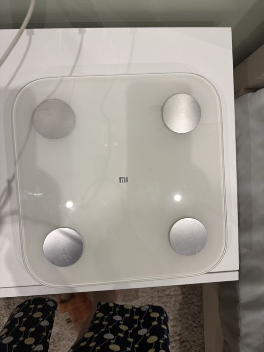 Продам умные весы напольные Xiaomi