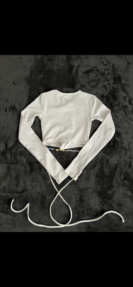 Bershka crop top с дълъг ръкав