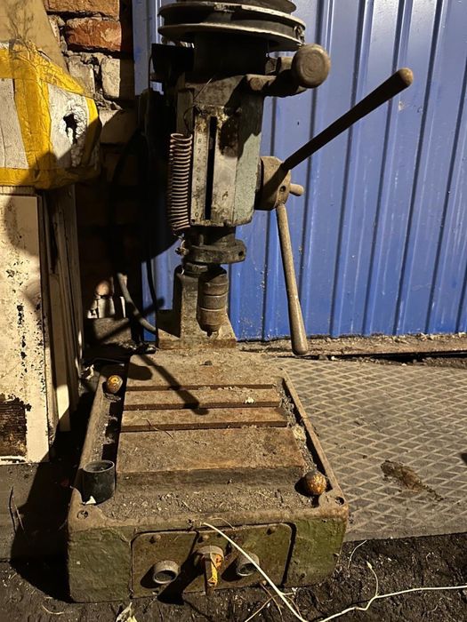 Сверлильный станок