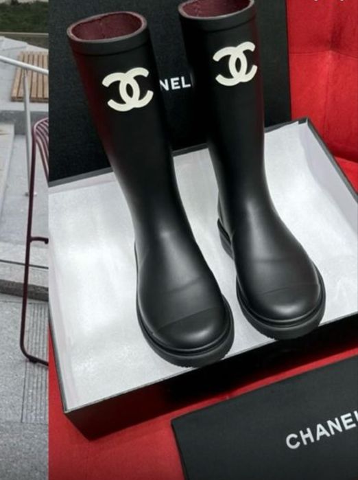 Сапоги от chanel