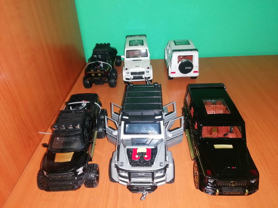 Метални колички с отварящи се врати, работещи фарове и звук от двигате