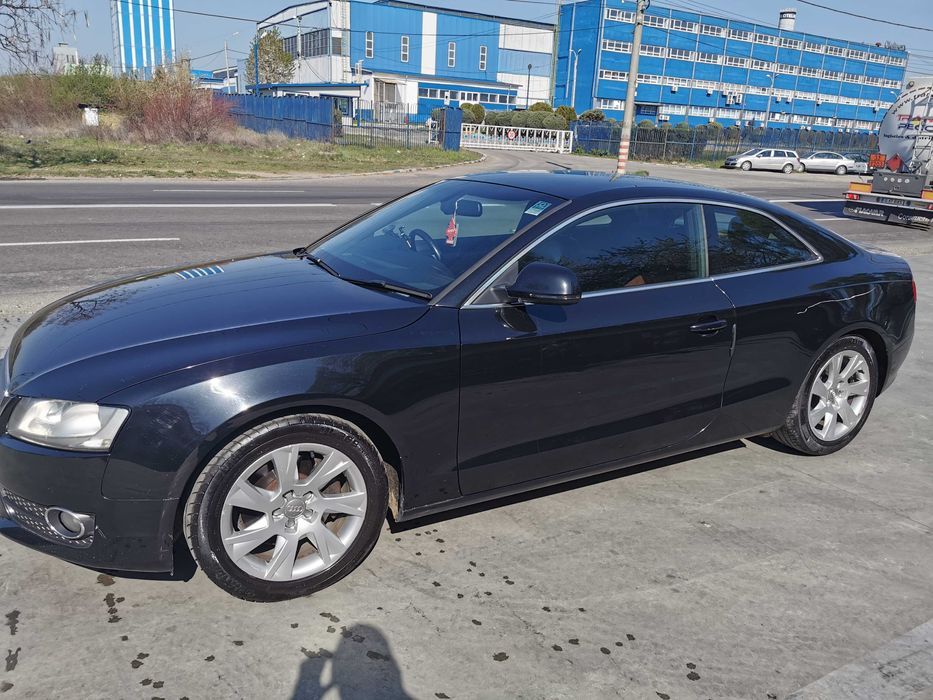 dezmembrez audi a5 1.8i/ usa fata a5/bara fata a5/faruri a5/stopuri a5