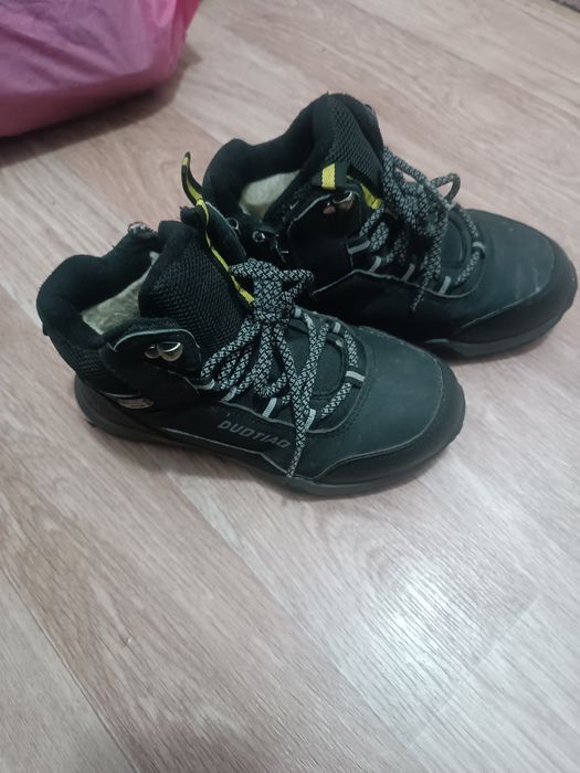 Отдам даром обувь