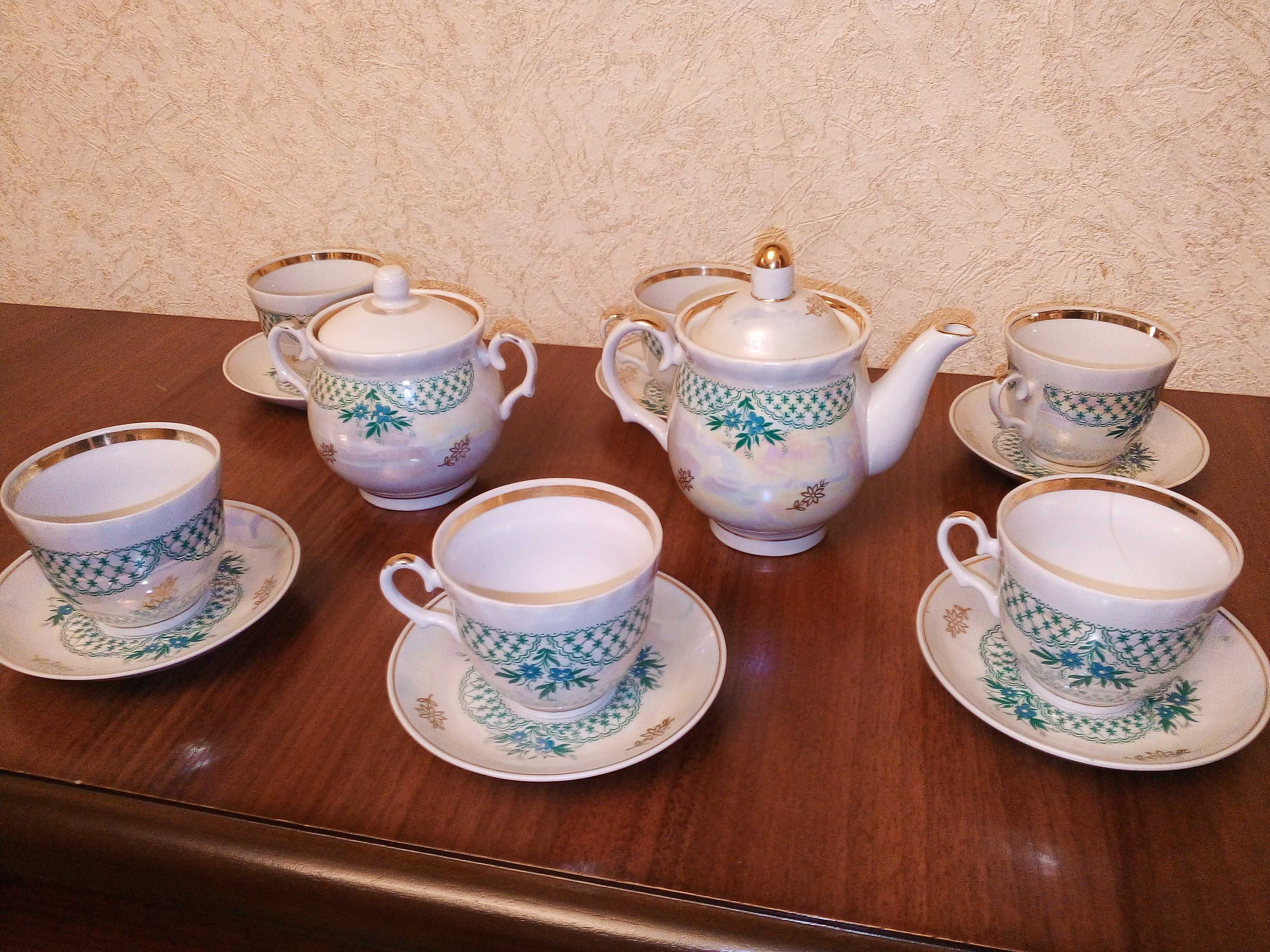 Фарфоровый сервиз "советский", 6 чашек с тарелками, чайник,  сахарница