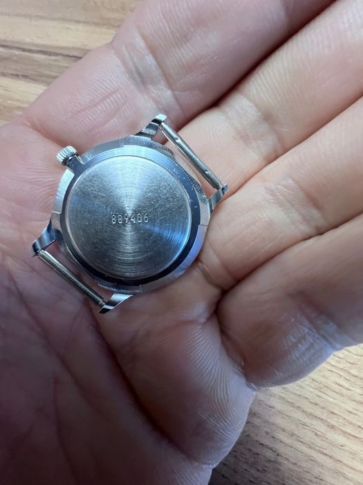 Два колекционерски часовника от ерата на СССР