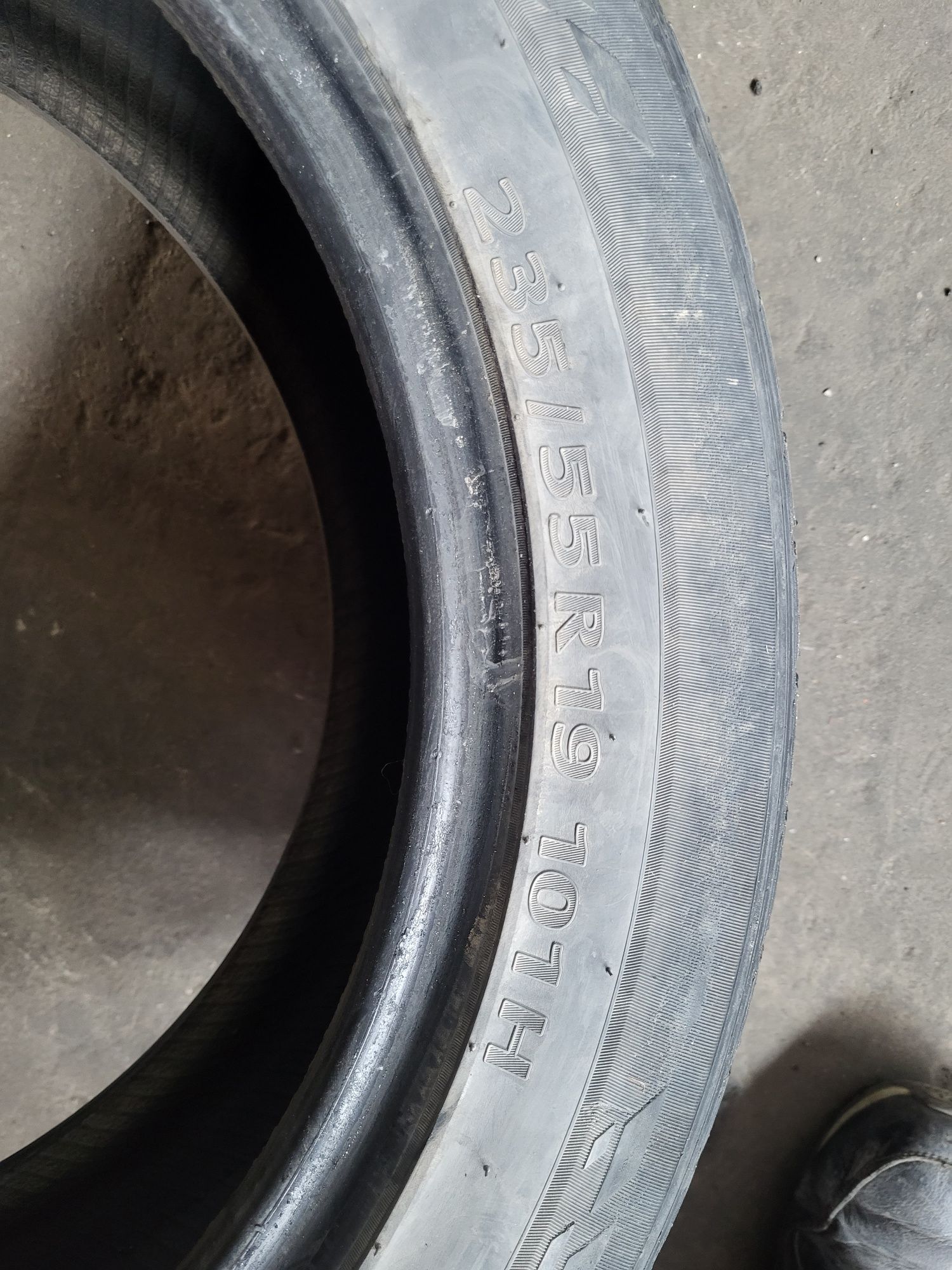 Балоны 3 шт  Kumho шины колеса 235.55.R19