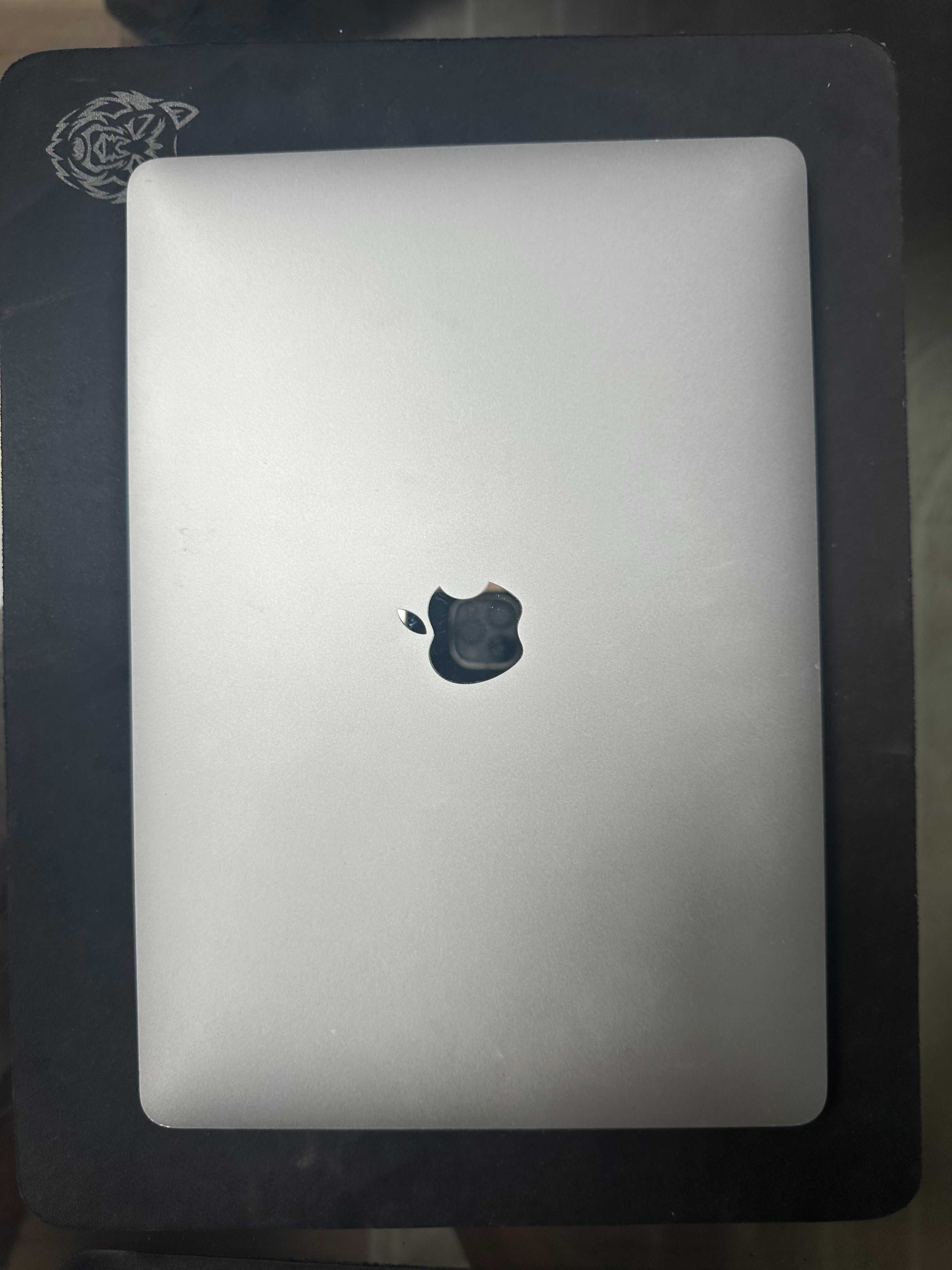 Laptop MacBookAir procesor M1
