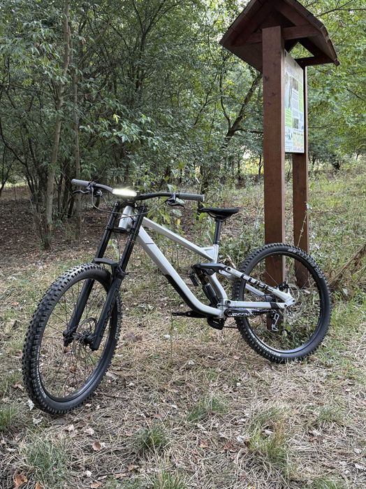 Vand Bicicleta de Downhill Cube Two15Pro 2025