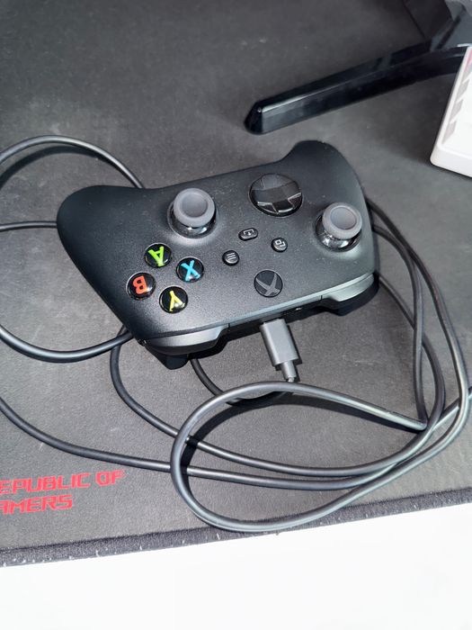 Set gaming ( are tot , fără mousepad și căști)