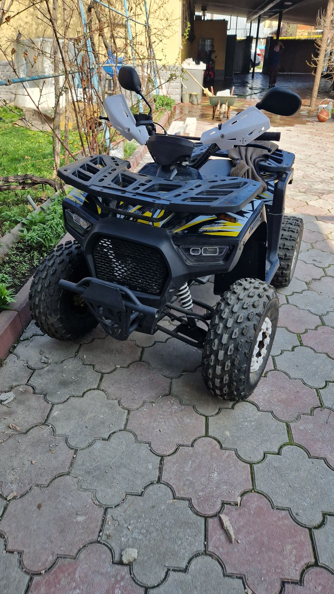 Квадроцикл 125cc,4 тактный,обмен на айфон нужен.