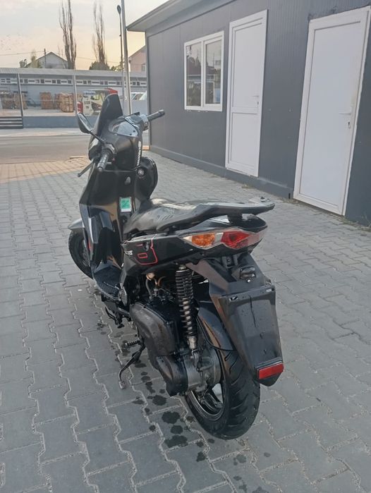 Vând scuter kimko 2 t 49cc