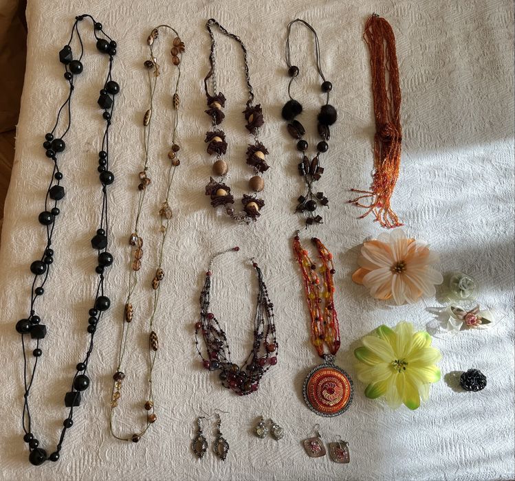 Колекция гердани, обеци, брошки