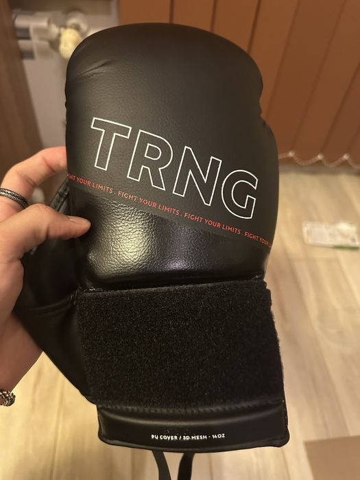 Боксови ръкавици от Декатлон 14oz