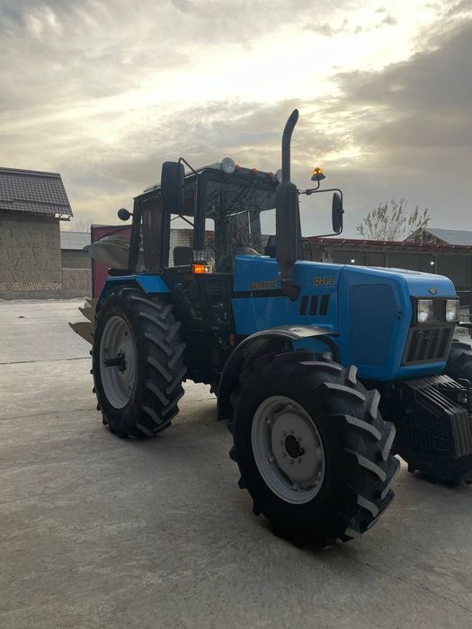 Belarus traktor 1221