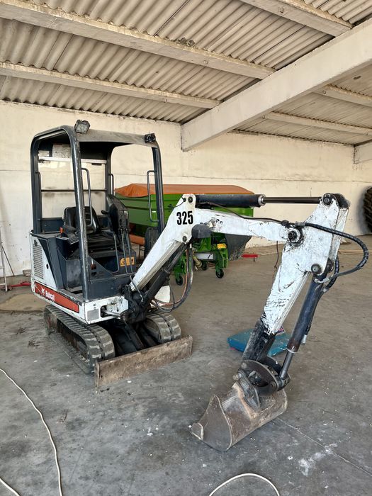 Miniexcavator Bobcat 325