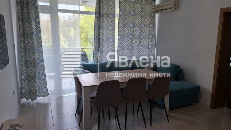 Тристаен апартамент в Слънчев бряг