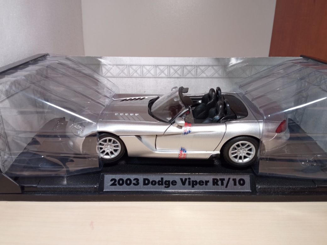 Dodge Viper RT 10 macheta auto 1 :18 motor max
Scara 1:18
Road tough