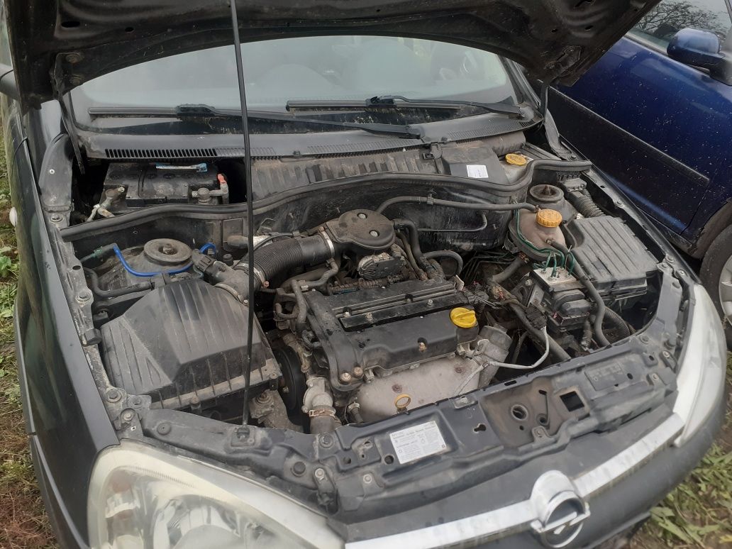 Clapeta acceleratie Opel Corsa C 1.2 benzina an 2003