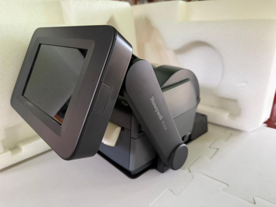 Imprimanta de etichete cu tableta incorporata