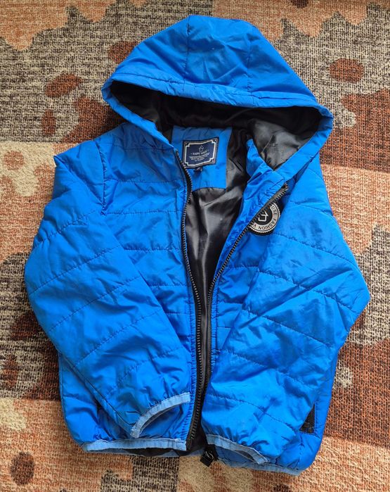 Продавам детски якенца размер 92