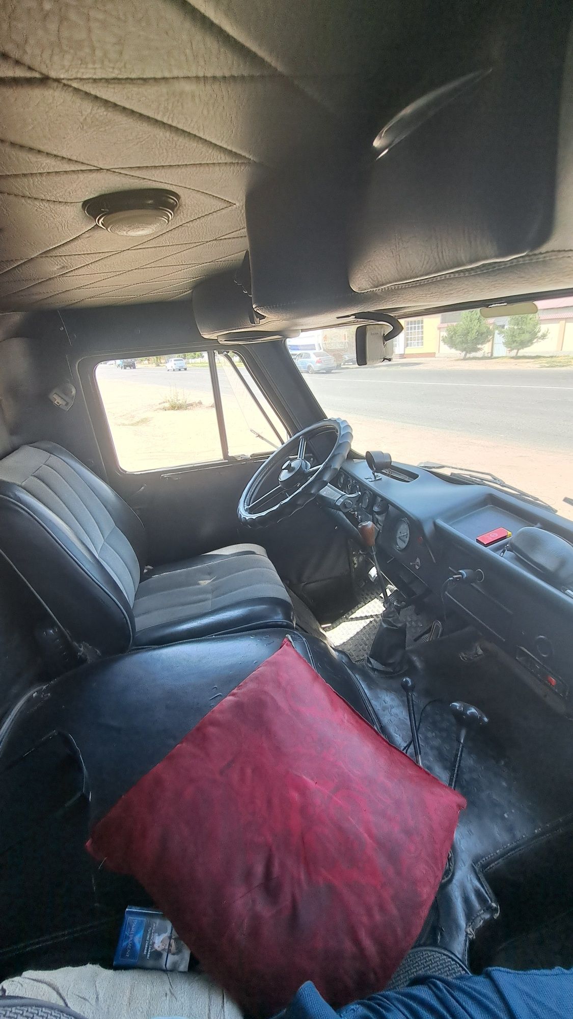 Uaz 3303 sotiladi