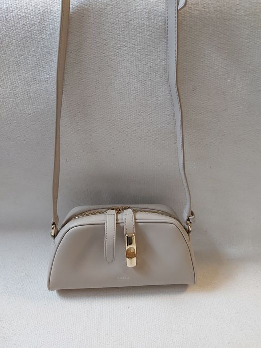 Празнично намаление Furla Iride чанта