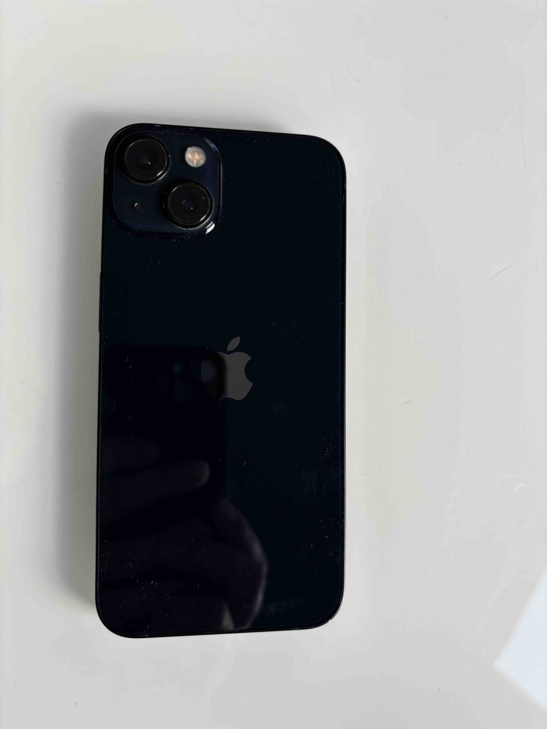 Продавам Iphone 13